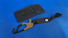 Load image into Gallery viewer, Skydiving Heavy Duty Compact Metal Safety Knife: A reliable companion for safety during skydiving adventures. This compact metal knife is designed to withstand the rigors of extreme conditions. Its durable construction ensures reliability and peace of mind in emergency situations.
