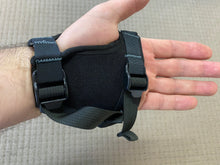 Load image into Gallery viewer, Skydiving Handy Cam Glove: Capture Exhilarating Moments Hands-Free. Securely hold camera equipment for stunning skydiving shots. Essential gear for skydivers and adventure seekers. Unleash creativity and document breathtaking jumps and adrenaline-fueled experiences
